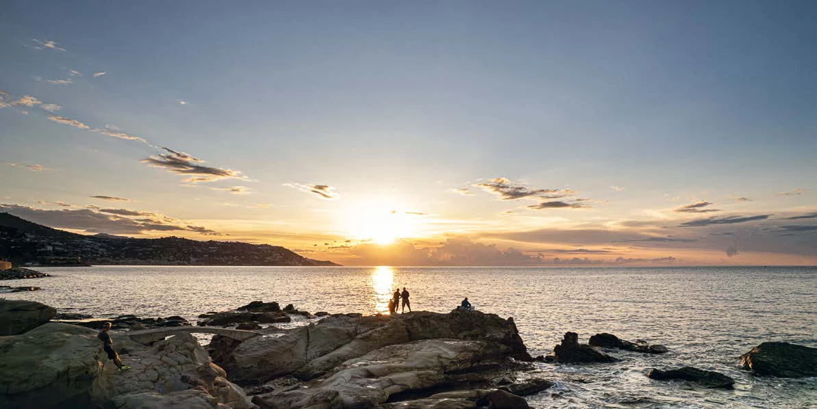 Tramonto sugli scogli di Bordighera