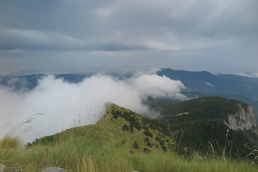 Bergkämme und Wolken am Colle Melosa