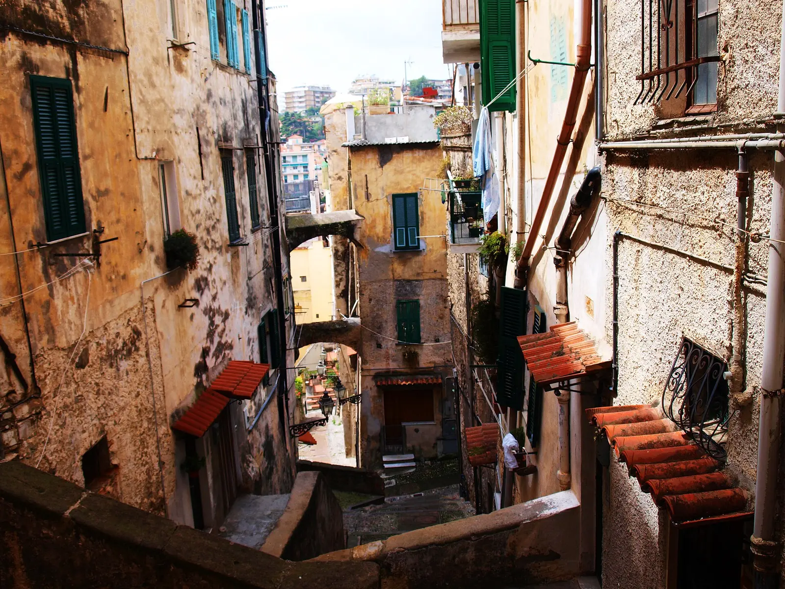 Eine Gasse in der Pigna, der Altstadt von Sanremo